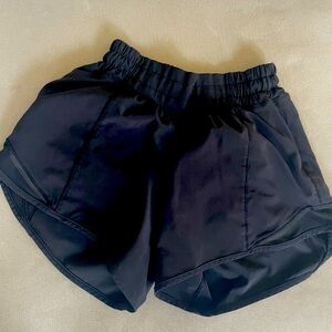 Lululemon Hootie hots low rise 4” size 0 tall